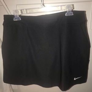 NWT NIKE GOLF Women’s skort in black